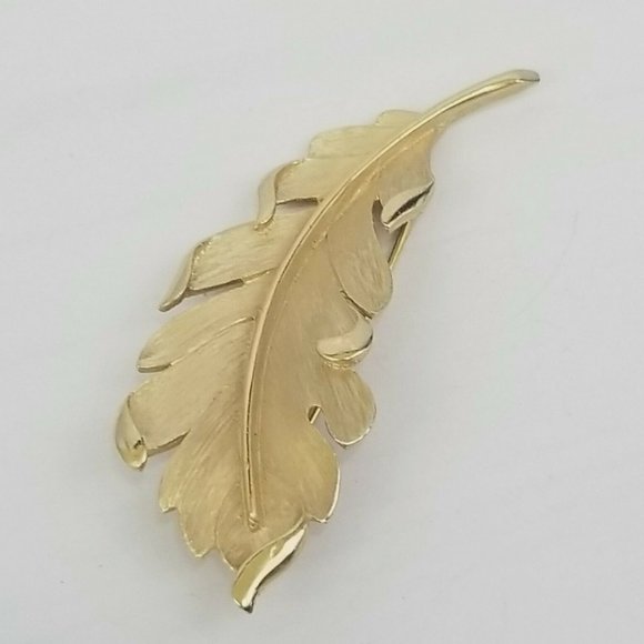 Vintage Trifari Leaf Brooch F17 - Picture 3 of 7